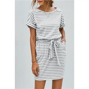 T-shirtjurk met strepen en riem